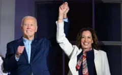 Biden ve Harris 4 Temmuz kutlamalarında Beyaz Saray'da bu pozu verdi