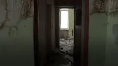 Пенсионерка из Москвы живёт в заброшенной хрущевке. Как так вышло?