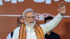 नरेंद्र मोदी