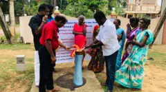 මිරුසුවිල් ඝාතනයේදී මියගිය පිරිස සිහි කරමින් පැවැත්වු 22 වැනි ගුණ සැමරුම වෙනුවෙන් උතුරු පළාත් හිටපු පළාත් සභා මන්ත්‍රී එම්.කේ.ශිවාජිලිංගම් මහතා ඇතුළු පිරිසක් 2022 දෙසැම්බර් 20 වැනිදා එක්ව සිටියහ.