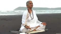 યોગાચાર્યની તસવીર