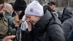 Плачущая украинская женщина