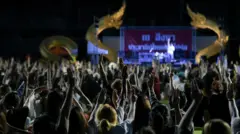 การชุมนุม “ประชาธิปไตยต้องไปต่อ” ที่มหาวิทยาลัยธรรมศาสตร์ (มธ.) ศูนย์รังสิต วันที่10 ส.ค.) 