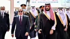 Preezdaantiin Masrii Abdel Fattah Al-Siisii ​​fi Amiira gonfoo Sa’uudii Mohaammad Bin Salmaan