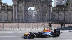 24 Nisan'da F1 aracı Dolmabahçe'de tur attı