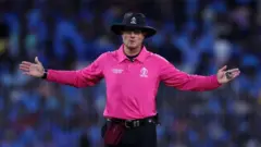 আম্পায়ার রিচার্ড ক্যাটলবোরো