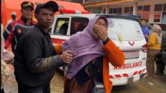 pakai-gelang-hitam-enggak-bu-ayah-yang-mencari-putrinya-di-tengah-temuan-korban-korban-longsor-cisarua