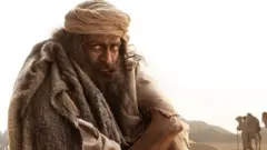 "أدوجيفيثام" فيلم يحكي قصة مهاجر هندي إلى السعودية، اختفى وأجبر على العمل كالعبيد