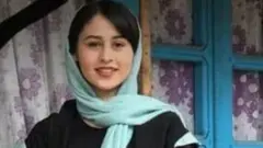 قتل رومینا اشرفی به دست پدرش با واکنش‌های شدیدی در ایران به خصوص مردم مواجه شد.