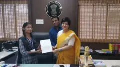 सुमन चंद्रा आणि योगिता मगर