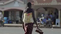 Mu bafite imyaka hagati ya 15 na 19, umukobwa umwe kuri bane muri Uganda aratwite cyangwa yamaze kubyara