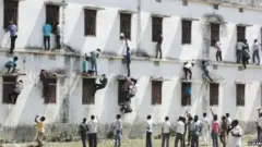 உத்தரப் பிரதேசம், போட்டித் தேர்வு, முறைகேடு 