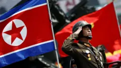 朝鮮平壤金日成廣場太陽節閲兵式上的士兵（資料圖片）