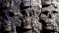 மண்டை ஓடுகள் கோபுரம்