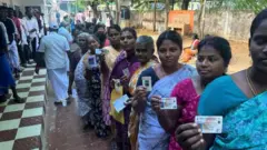 પશ્ચિમ બંગાળ અને તામિલનાડુ વિધાનસભા ચૂંટણી માટે મતદાન શરૂ