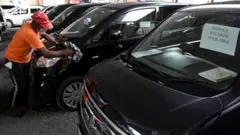 A car sale in Colombo.