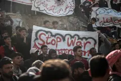 Gazze'de Hamas'a karşı protestolar düzenlendi: 'Savaşa son' pankartı taşındı