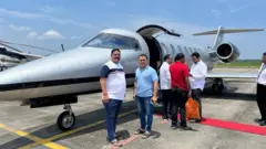 बंडादरम्यान प्रवासासाठी वापरलेले चार्टर्ड विमान