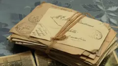 پیدا شدن دویست نامه عاشقانه یک سرباز فرانسوی در جنگ جهانی دوم، میان زباله‌ها