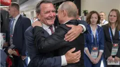 "Північний потік-2" очолює Герхард Шрьодер, колишній канцлер Німеччини і давні друг Володимира Путіна