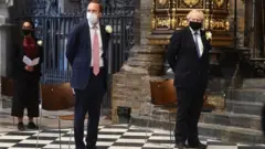 İngiltere Sağlık Bakanı Matt Hancock ve Başbakan Boris Johnson