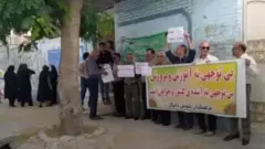 معترضان خواستار آزادی معلمان زندانی، رسیدگی به نحوه اجرا و اصلاح همسان‌سازی، وضعیت نامساعد معیشتی، بیمه درمانی، عدم افزایش حقوق و عدم رسیدگی به مطالبات هستند