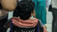 ወደ አውሮፕላን እንዳይገባ የተከለከለው ታዳጊ