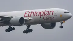 የኢትዮጵያ አየር መንገድ ቦይንግ 777 አቃ ጫኝ አውሮፕላኖች መካከል አንዱ