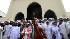 ভাস্কর্যের বিপক্ষে ইসলামপন্থী দলগুলোর বিক্ষোভ