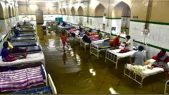 ఉస్మానియా ఆసుపత్రిలో వర్షం నీరు