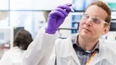 Scientifique au GSK vaccin center Rockville, Maryland