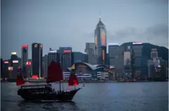 香港維多利亞港上世紀「臭港」變回「香港」的故事
