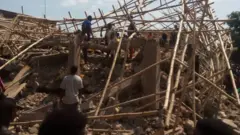 Ụlọelu dara na Abraka