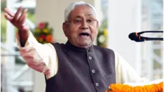 नीतीश कुमार