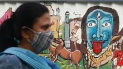 কলকাতায় মাস্ক পরা নারী, ২৩-০৬-২০২০