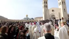 بني العديد من الكنائس في المنطقة