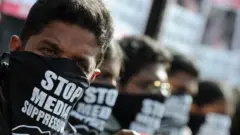 මාධ්‍ය මර්ධනය