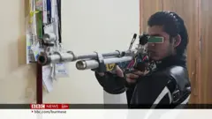 အိုလံပစ် မောင်မယ်တွေ့ရဲ့ လော့ခ်ဒေါင်း လေ့ကျင့်မှု