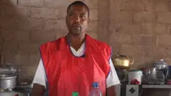 ብርሃነ ገብረማርያም ኣብ ክሽነ ፉል ሓጃ እናኸሸነ