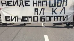 transparent s protesta