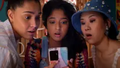 Devi iz TV serije Nikad nisam .. (Never Have I Ever) nikada telefonom ne izjavljuje ljubav momku