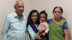 જિતેન્દ્રના કાકા તખ્તસિંહ દેવધરાનો પરિવાર