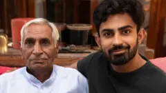 இஷார் அவருடைய பேரன் ஸ்பர்ஷ் உடன்