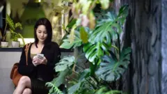 كيف "يثور" العمال في تايوان على ثقافة العمل لساعات طويلة؟