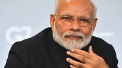 नरेंद्र मोदी