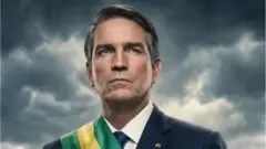 Um homem de expressão séria aparece em primeiro plano usando terno escuro e faixa presidencial verde e amarela, diante de um céu carregado de nuvens escuras.