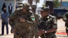 Prezida Paul Kagame na Filipe Nyusi