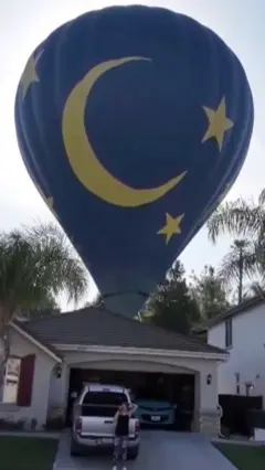 Par u Kaliforniji je u dvorištu pronašao balon, koji je tu prinudno morao da sleti.