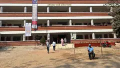 ঢাকার মোহাম্মদপুর সরকারি প্রাথমিক বিদ্যালয় কেন্দ্রের দৃশ্য