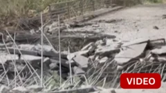 காணொளி: லெபனானில் செய்தியாளர் அருகே விழுந்த ஏவுகணை